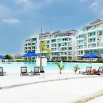 Apartamento en Baia Kristal con vista campestre